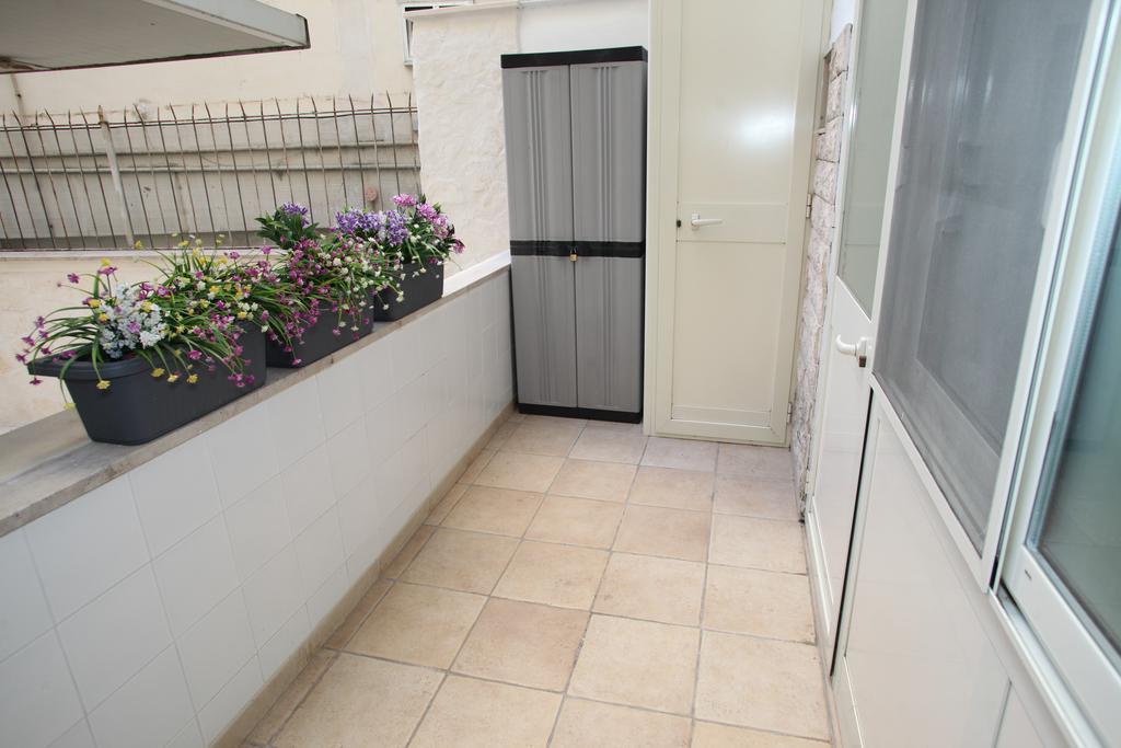 Ferienwohnung Due Passi Dal Borgo Antico Bari Exterior foto